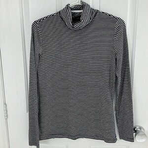 Esprit Medium turtleneck